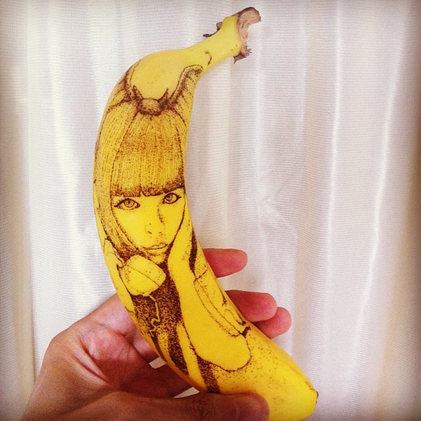 Рисунки на бананах