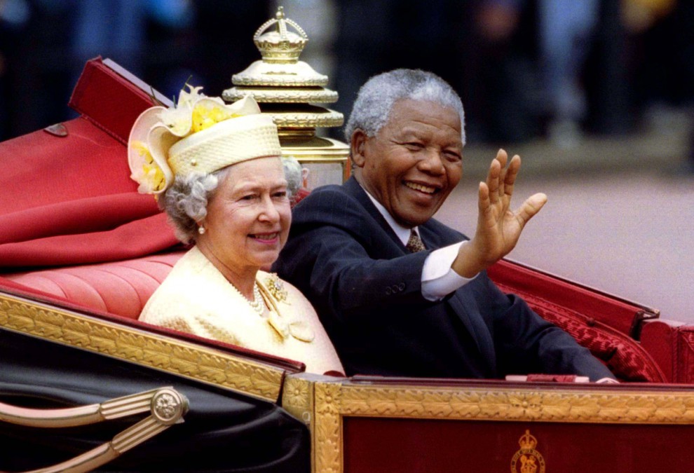 ельсон Мандела и королева Елизавета II 