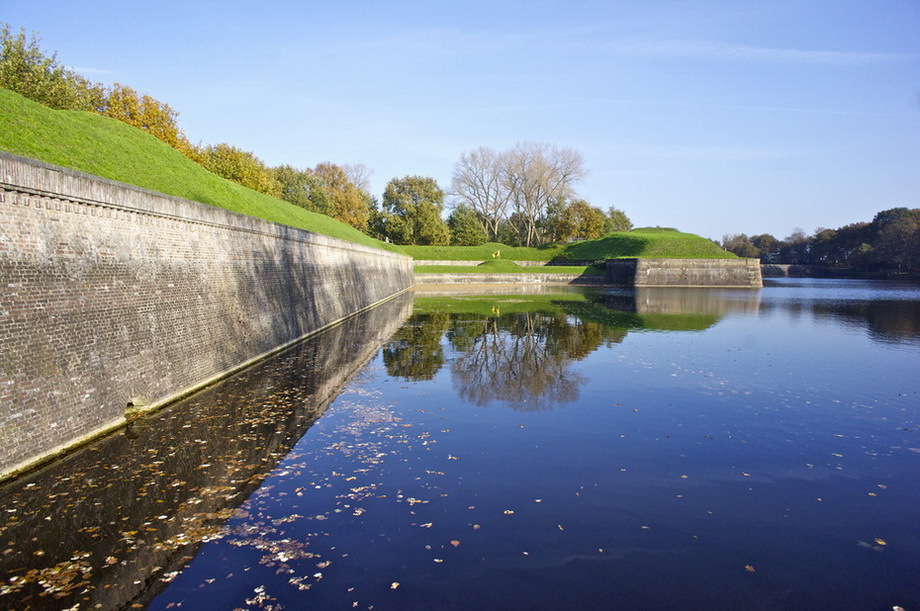 крепость Наарден в Нидерландах