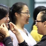 Как учат улыбаться китайскую молодежь
