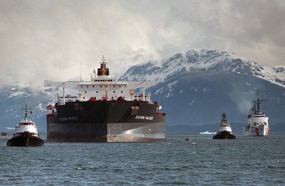 Разлив нефти из танкера Эксон Валдез
