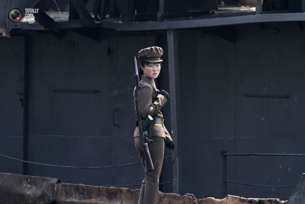 Северокорейская военнослужащая