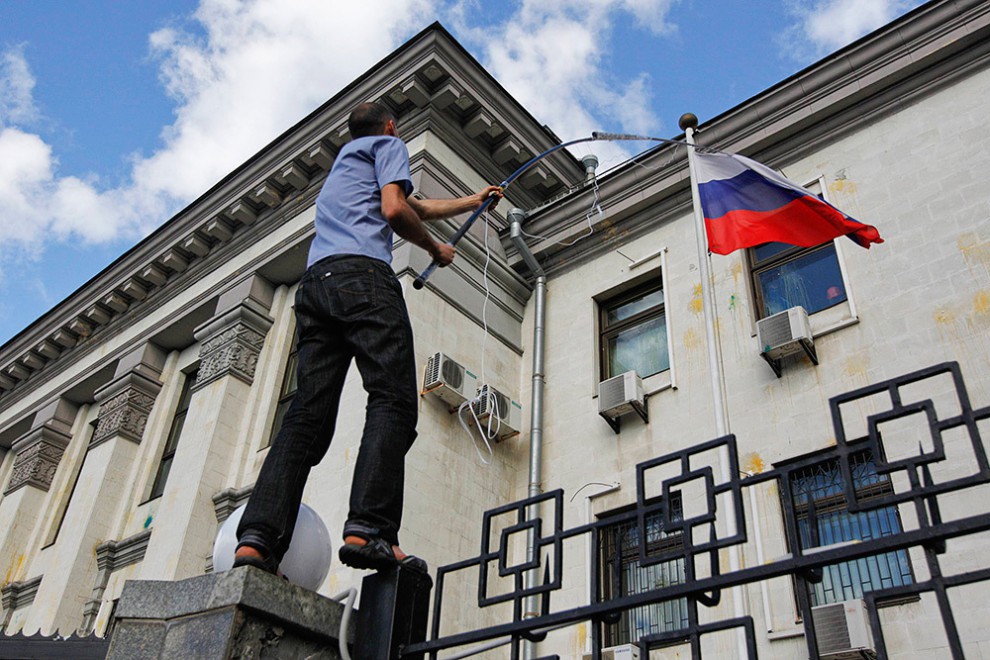 Беспорядки у посольства РФ в Киеве