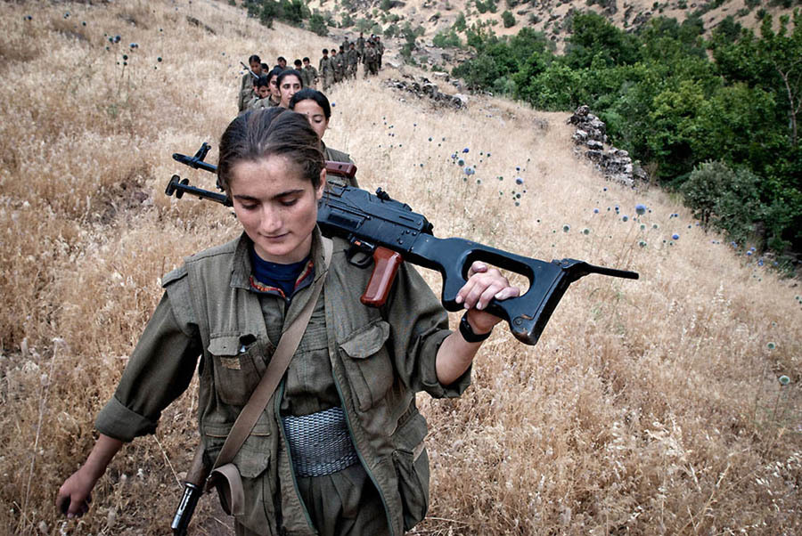 курдские женщины-боевики
