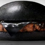 Японский Burger King начал продажу черных бургеров