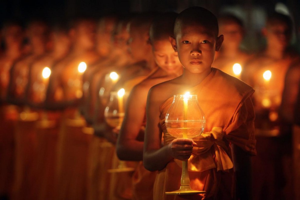 Юные буддийские монахи 
