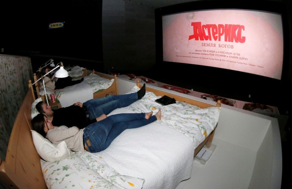 Кинотеатр с кроватями