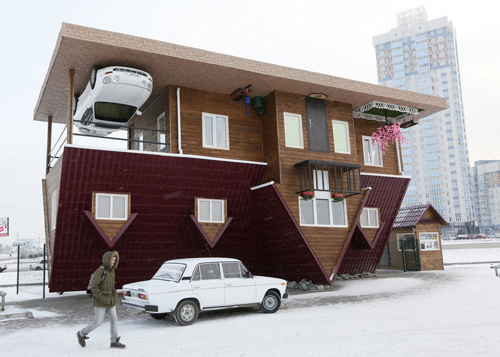 Перевёрнутый дом в Красноярске