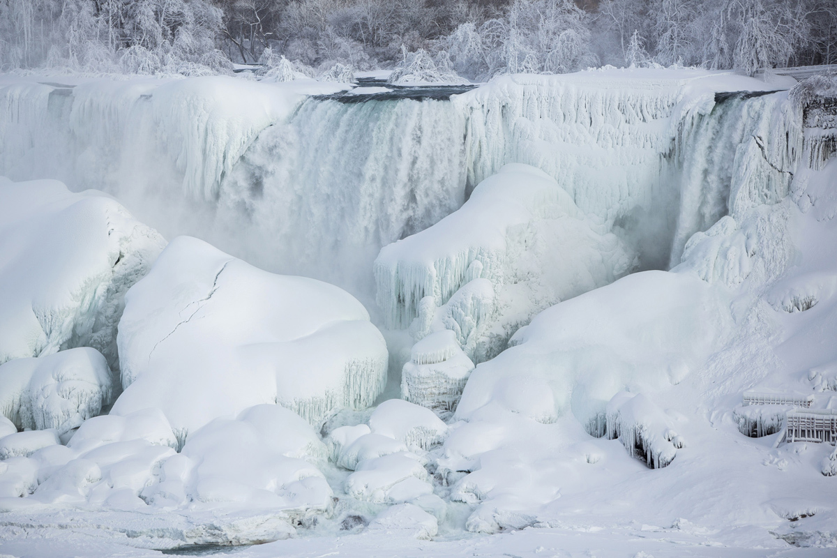 Ниагарский водопад во льду