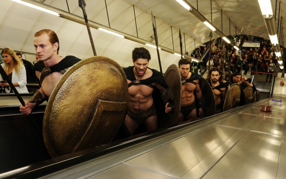 300 спартанцев в метро