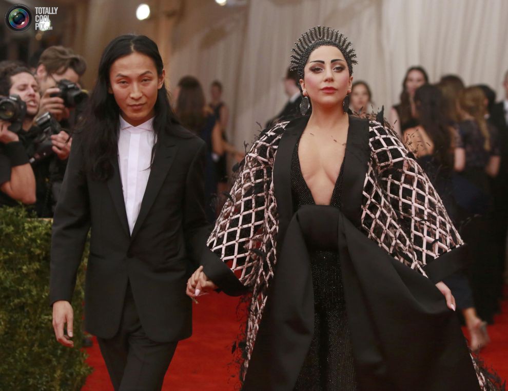 Леди Гага и дизайнер одежды Александр Ван