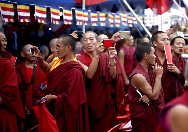Тибетские монахи 