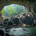 Огромнейшая речная пещера Тхам Кхун Ксе в Лаосе