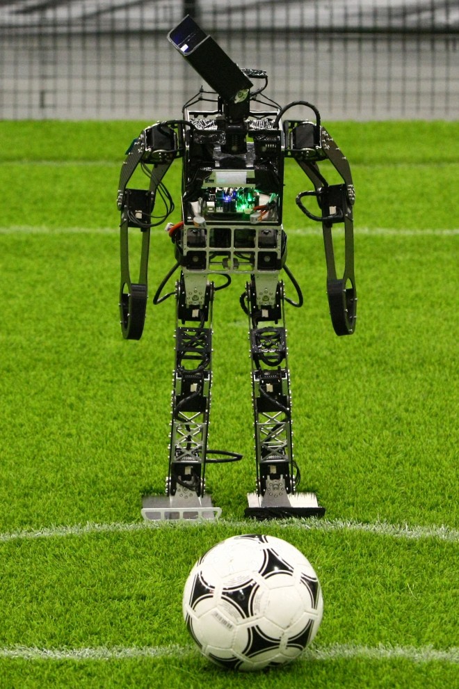 Чемпионат по футболу среди роботов RoboCup