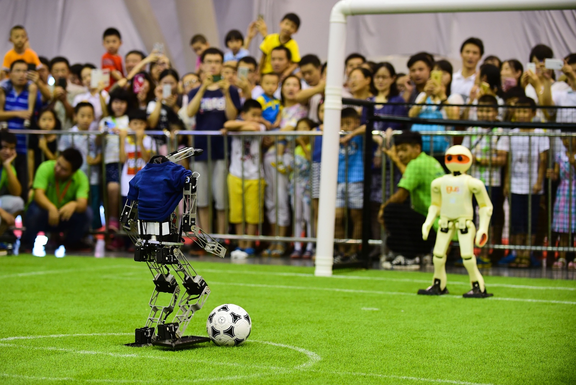 Чемпионат по футболу среди роботов RoboCup