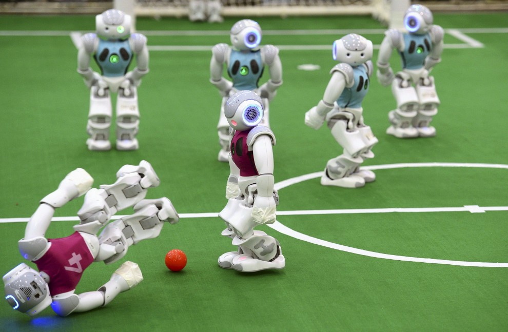 Чемпионат по футболу среди роботов RoboCup