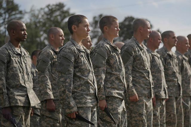 Сильные женщины в армии