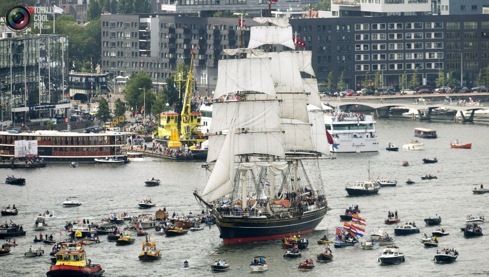 Парад кораблей в Амстердаме подходит к концу