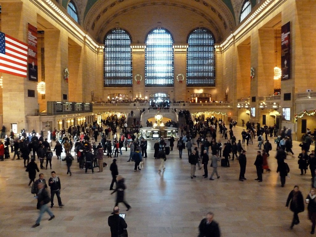 10 место. Центральный вокзал в Нью-Йорке — это крупнейший железнодорожный вокзал в мире. Ежегодно его посещают 21,6 миллионов человек. 