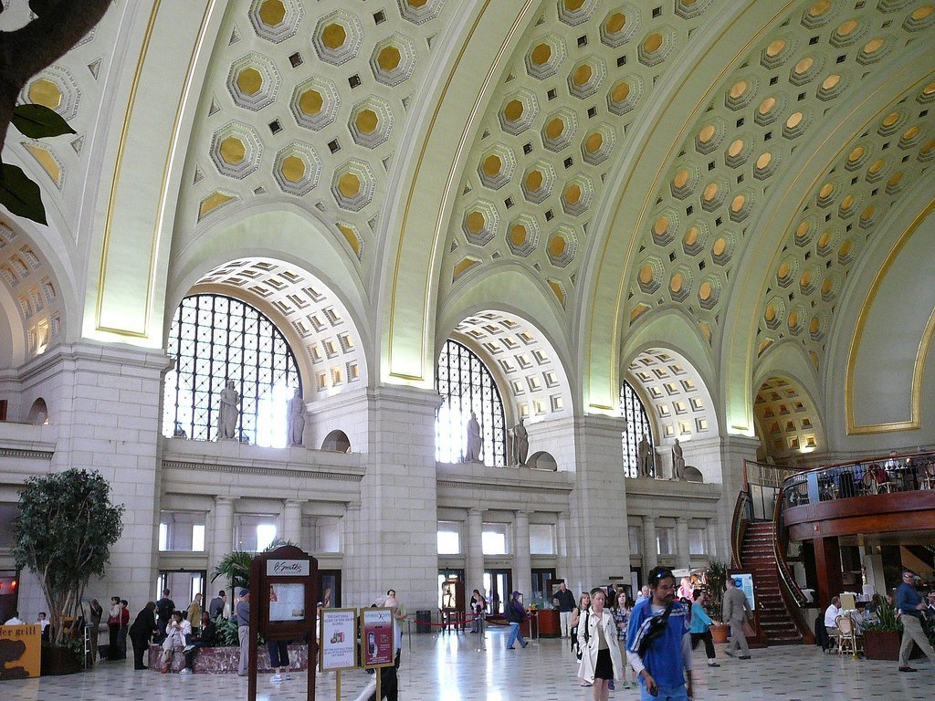 5 место. Железнодорожный вокзал в Вашингтоне — Union Station — занял пятое место среди самых посещаемых туристических мест в мире. Ежегодно его посещают 40 миллионов человек.