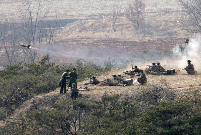 КНДР обстреляла Южную Корею из артиллерии