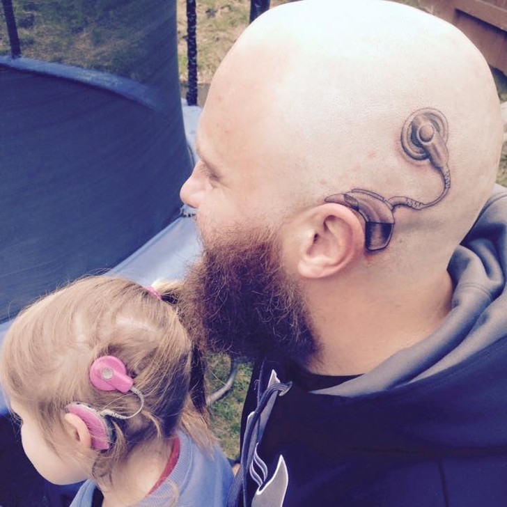 В  знак поддержки и любви к своей глухой дочери Новозеландский отец сделал себе тату