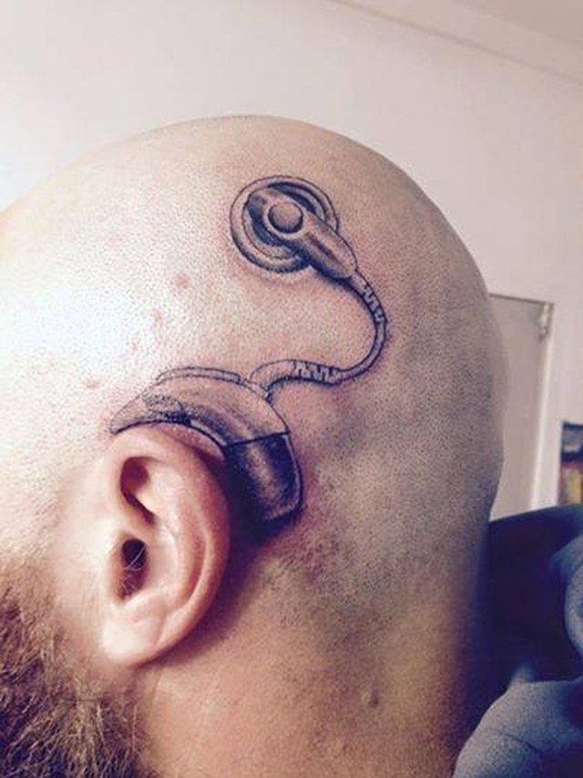В знак поддержки и любви к своей глухой дочери Новозеландский отец сделал себе тату