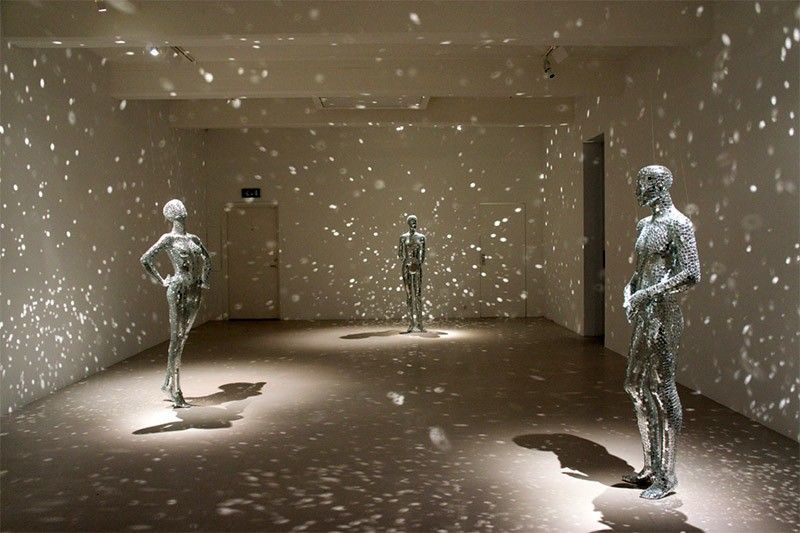 Зеркальные скульптуры Mobile Mirrors от Lilibeth Cuenca Rasmussen