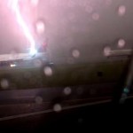 Молния попала в самолет