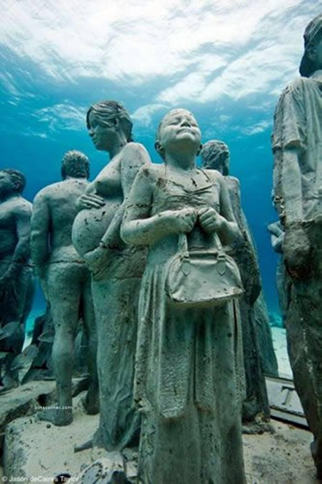 Подводные скульптуры в Мексике