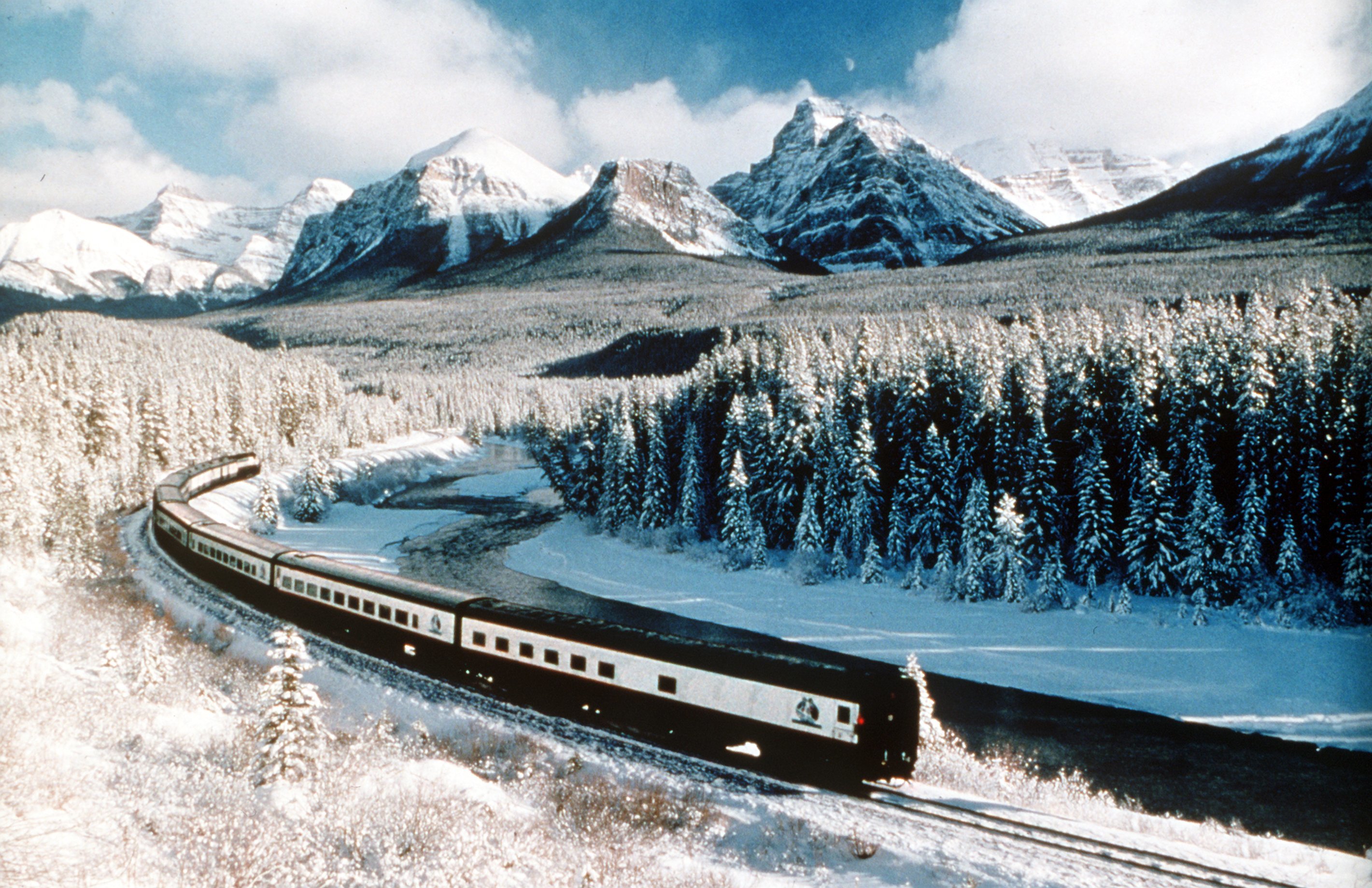 Путешествия на поезде: 10 удивительных маршрутов для яркого отдыха
