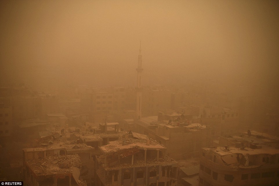 Пыльная буря в Израиле в фотографиях