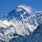 Эверест станет недоступен пожилым людям и инвалидам