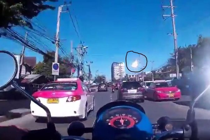 Метеорит в Таиланде засняли на видео очевидцы