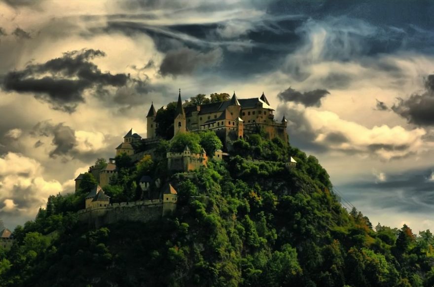Замок Гохостервитц, Австрия.