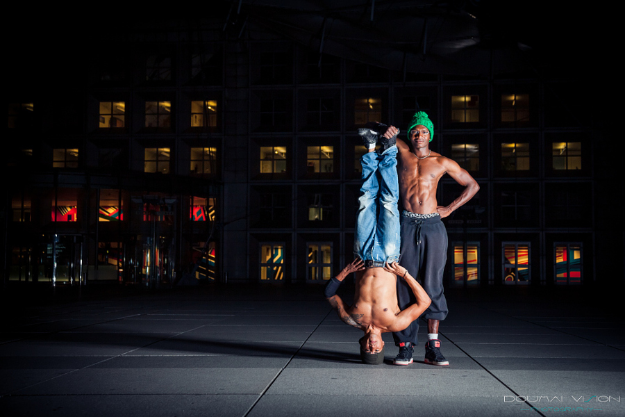 20 фотографий брейк-данса: уличный танец, который обошёл все законы физики и гравитации