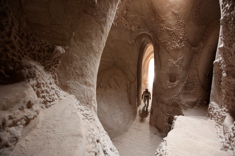Подземный мир в пустынных скалах Нью-Мехико
