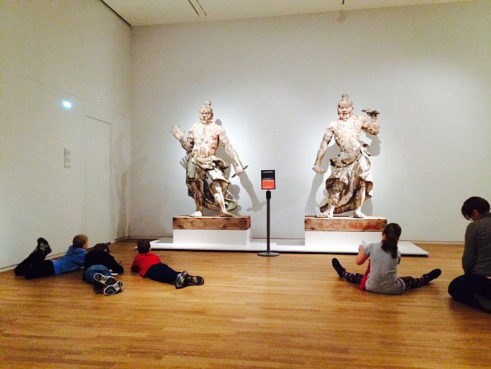 Государственный музей в Амстердаме запретил посетителям фотографировать, предложив им альтернативу