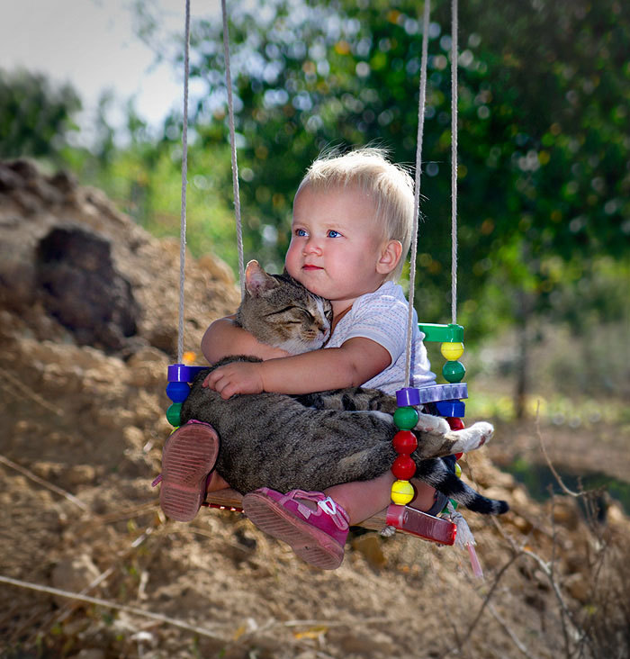 11 трогательных фотографий, доказывающих, что всем детям нужны домашние животные