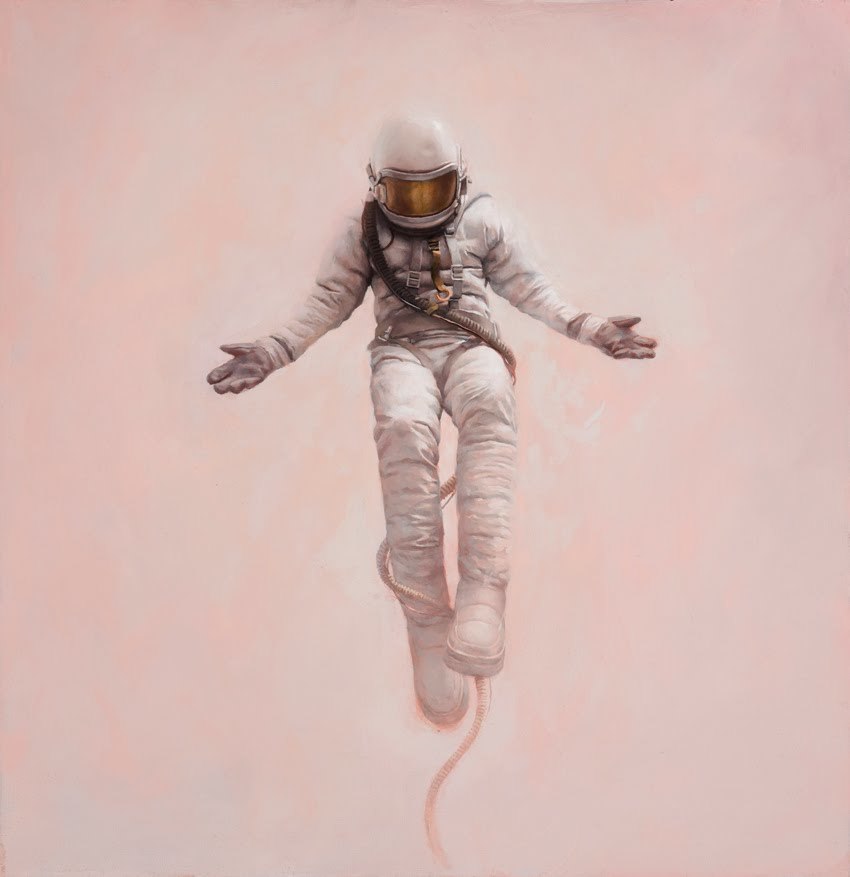 Человек в открытом космосе на гиперреалистичных картинах