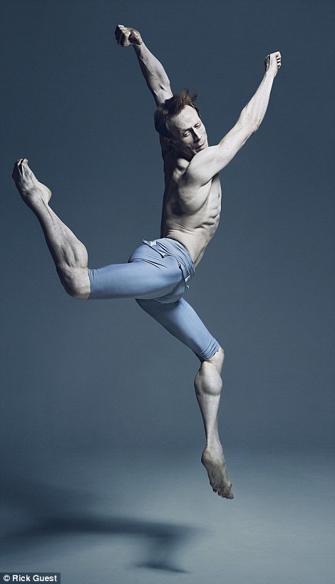 Танцоры балета в фотографиях
