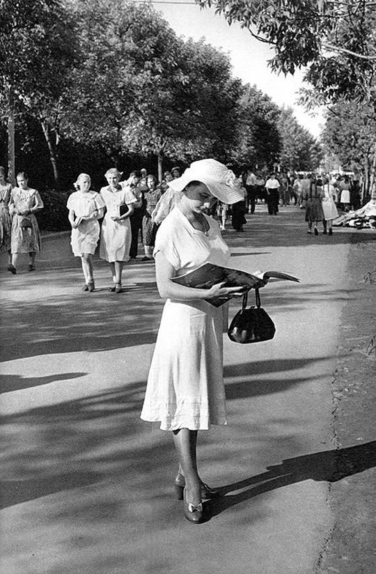 Жизнь в СССР в работах французского фотографа Анри Картье-Брессона