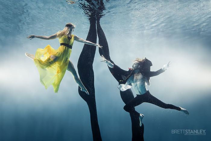 Восхитительные подводные фотографии артистов цирка