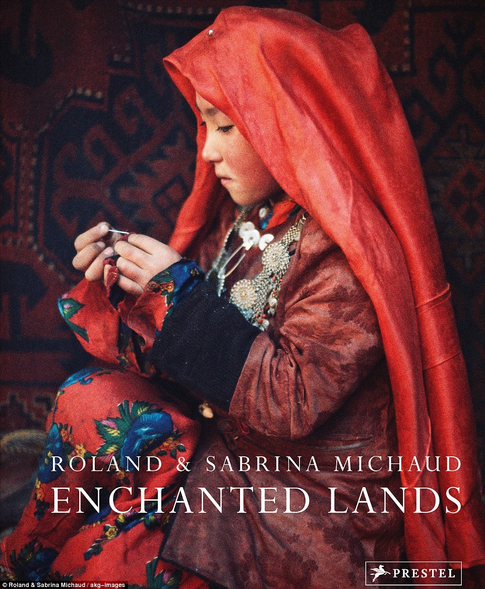 Книга «Enchanted Lands» Роланда и Сабрины Мишо