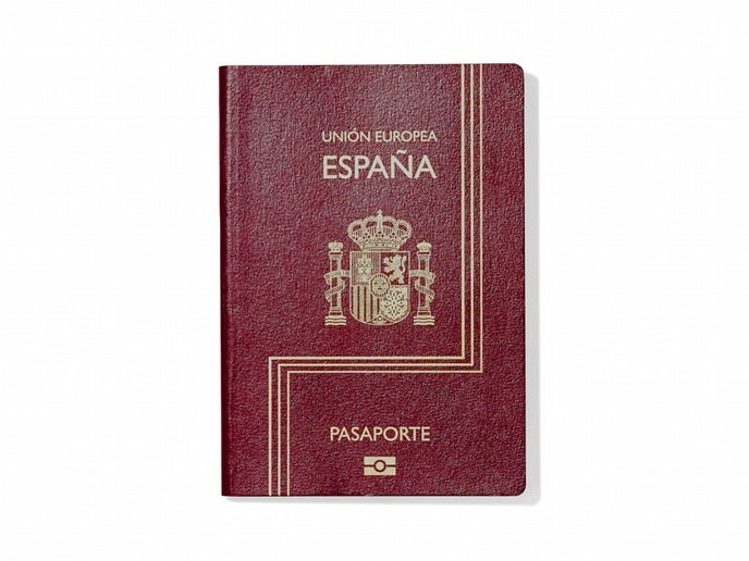 Как выглядят обложки паспортов в разных странах мира 