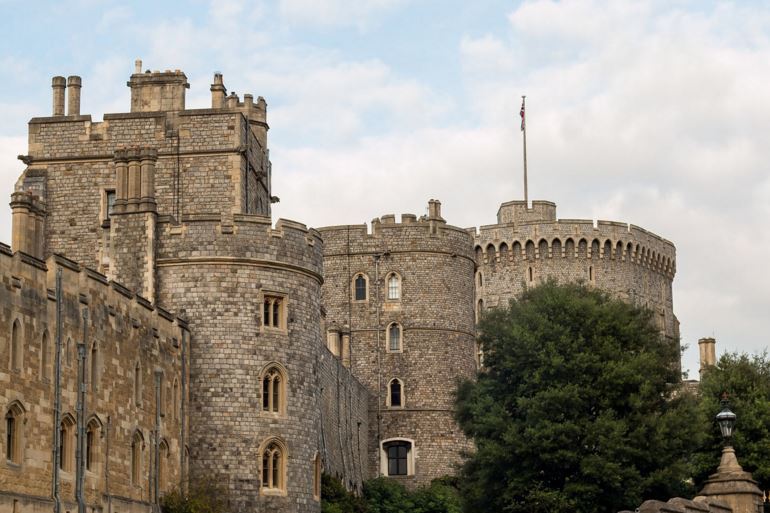 Виндзорский замок - незыблемый символ монархии 