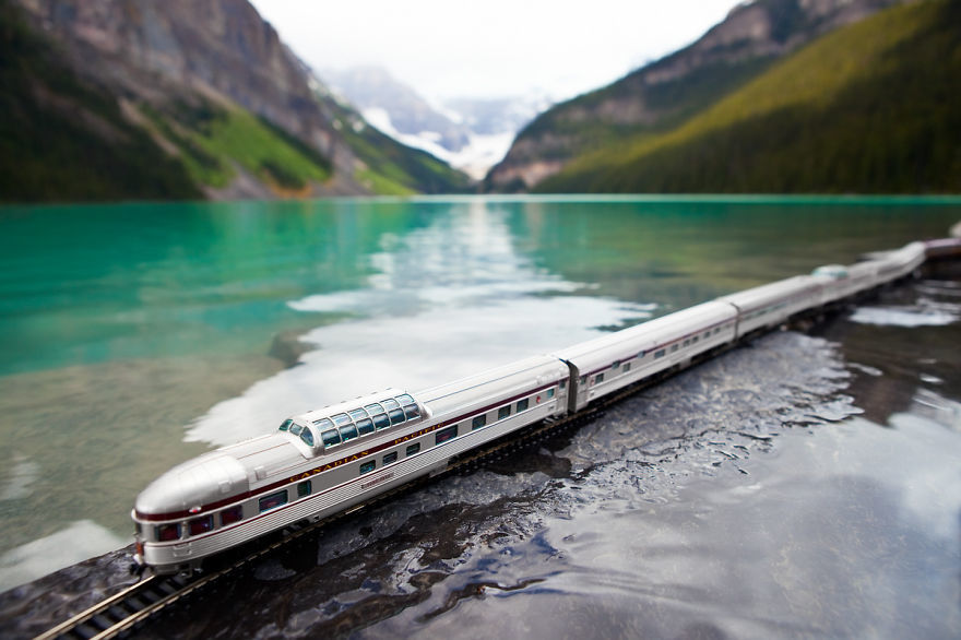 Путешествие по Канаде на игрушечном поезде