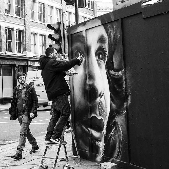 Повседневная жизнь обителей Лондона в серии стрит-фотографий 