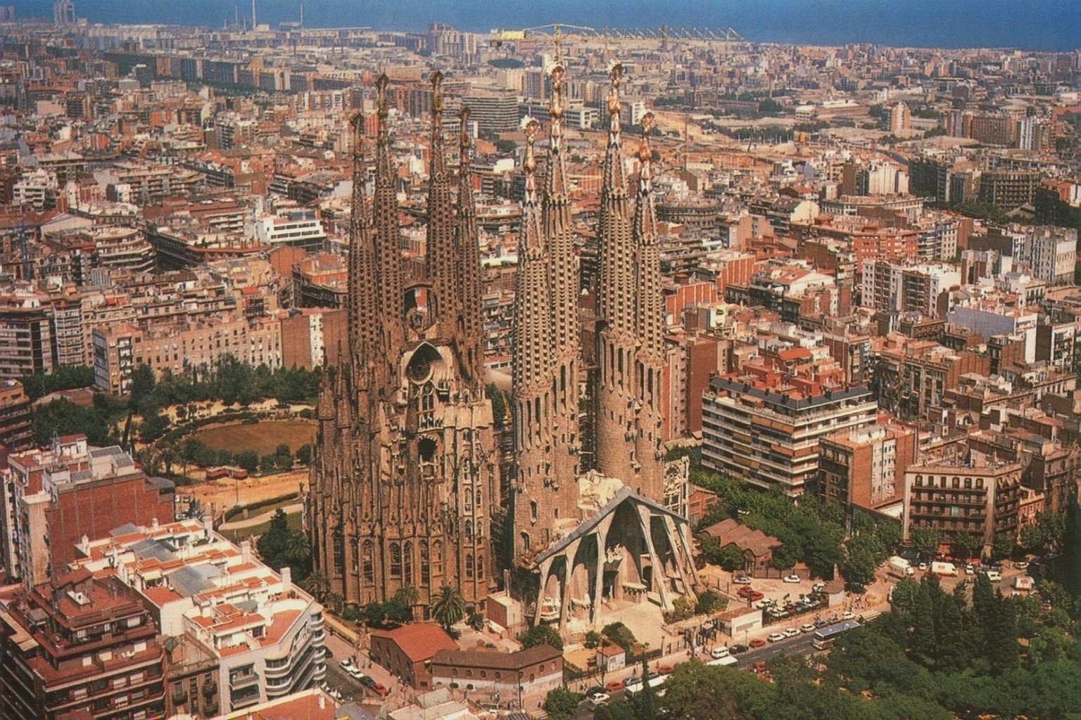 Барселона храм Гауди вид сверху