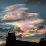 Удивительные перламутровые облака в небе над Великобританией